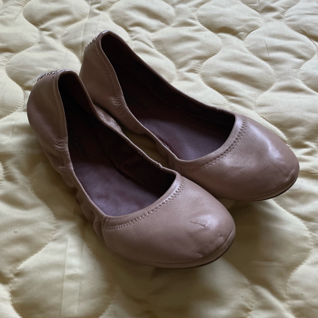 Lucky Brand Womens Tan Flats Size 39